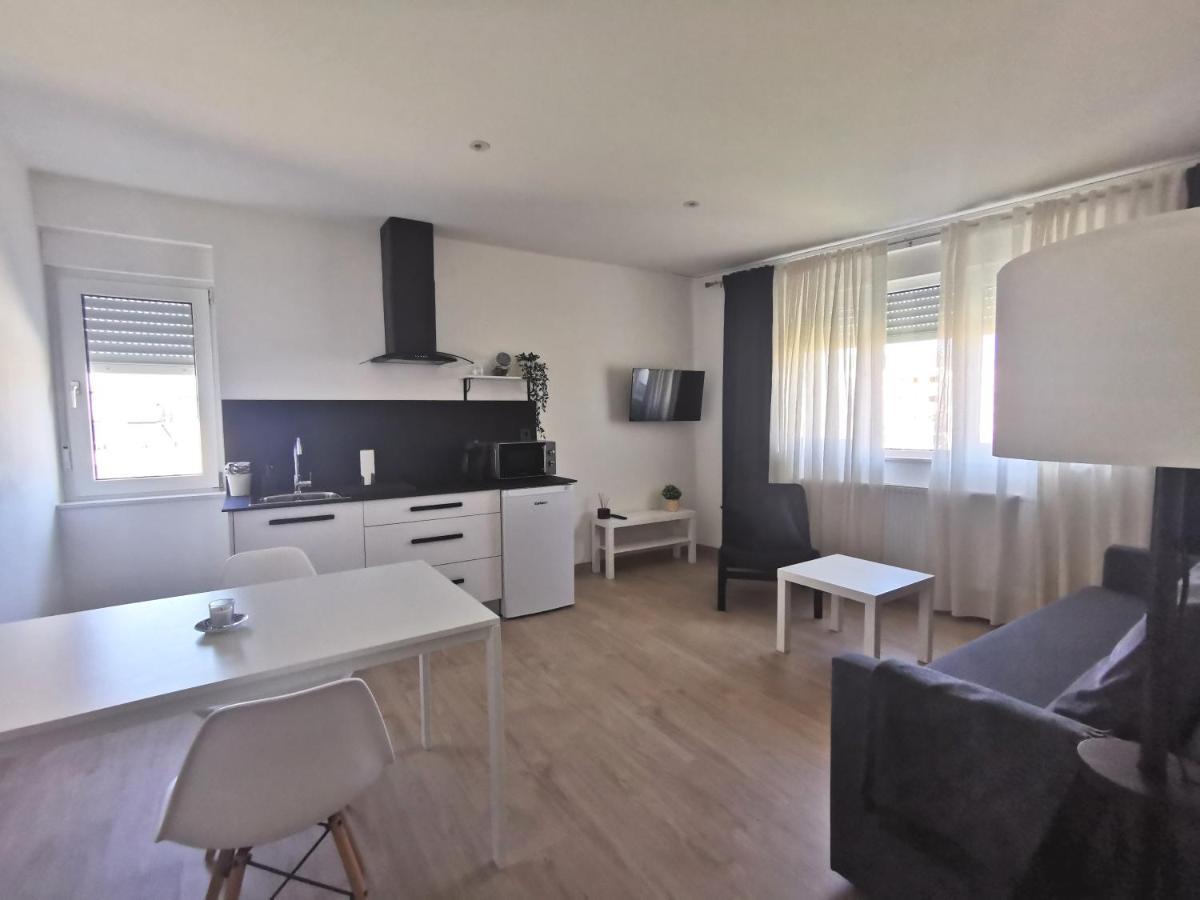 Apartamentos Seijo Vilalba Bagian luar foto